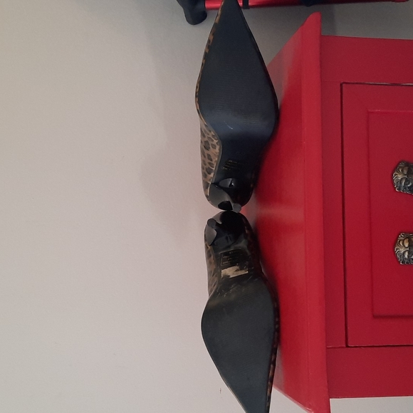 🌻 2/$30 Leopard Wet Seal Heels - Picture 4 of 5